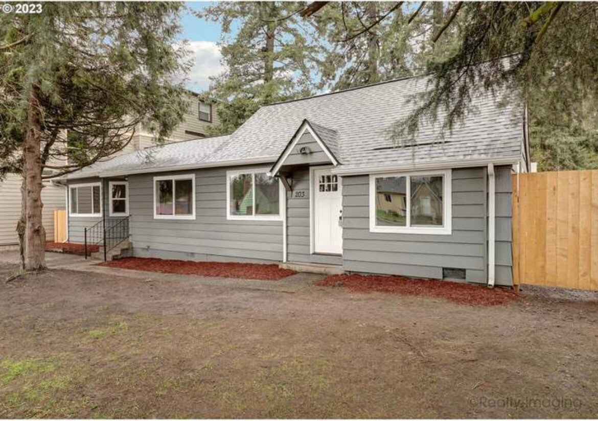 Primary Photo - 203 NE 162nd Ave