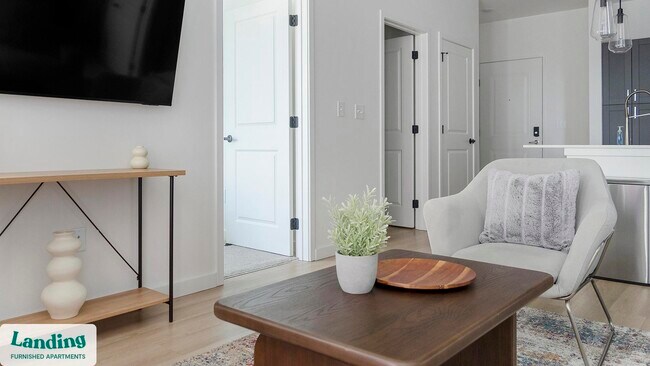 Foto del edificio - 650 N Main St