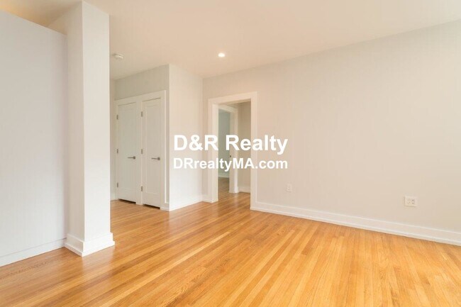 Building Photo - 17A Forest St
