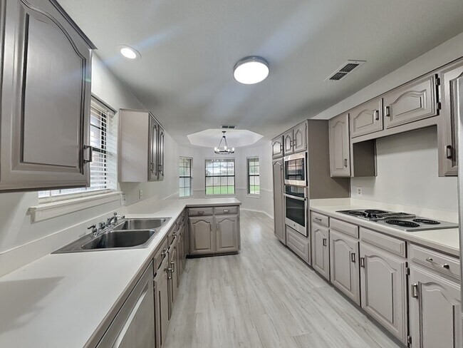 Building Photo - 4912 Barberry Dr