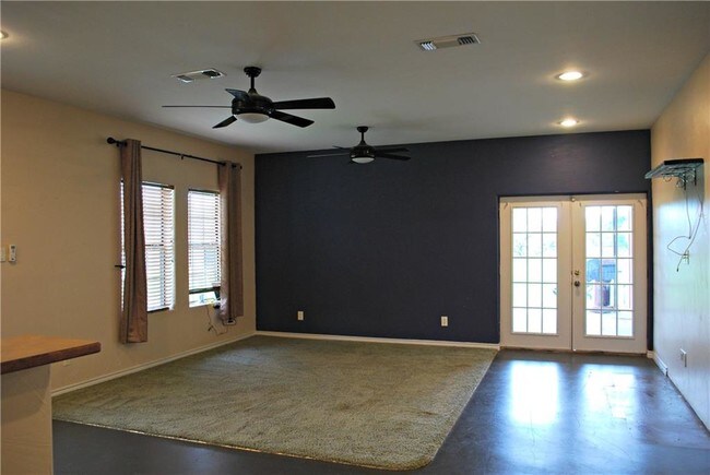 Foto del edificio - 450 Hickory Creek Ct
