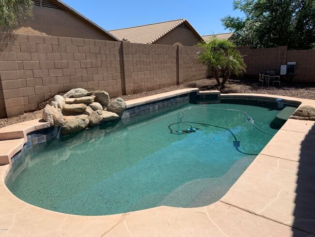 Building Photo - 12530 W Coldwater Springs Blvd
