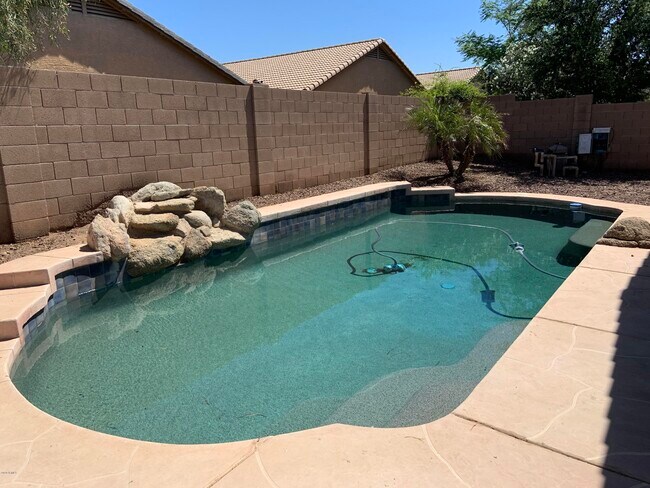Foto del edificio - 12530 W Coldwater Springs Blvd