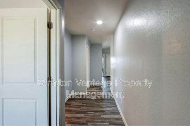 Foto del edificio - 337 E Bobcat Pl