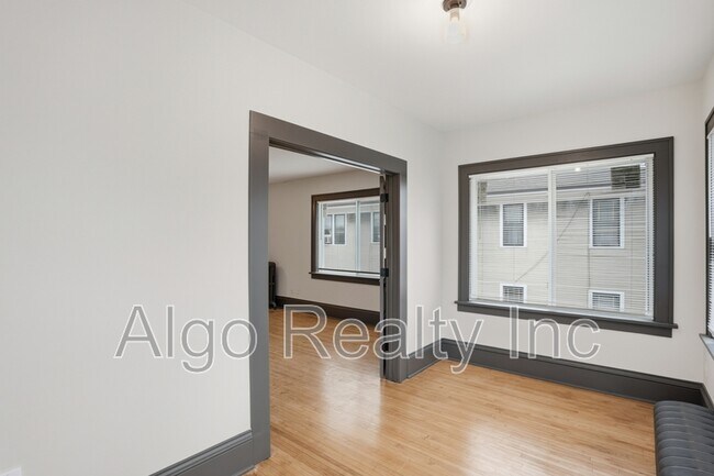 Building Photo - 3433 Portland Ave