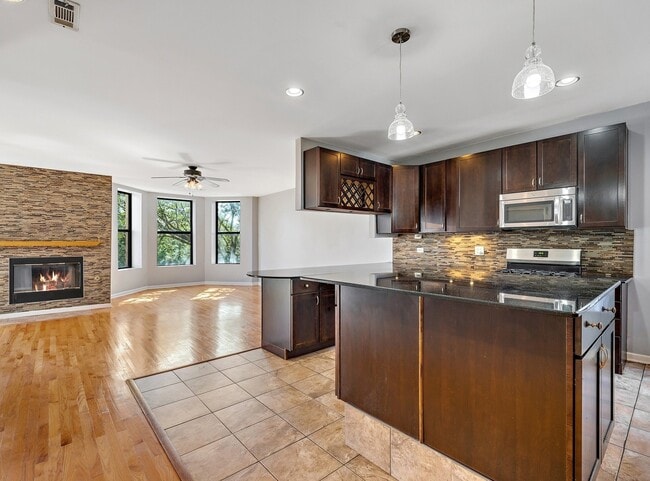 Building Photo - 4144 S King Dr