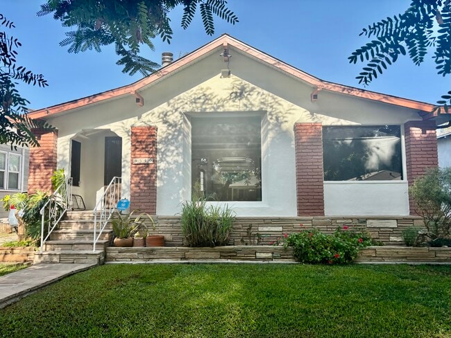 Building Photo - 3549 Schaefer St