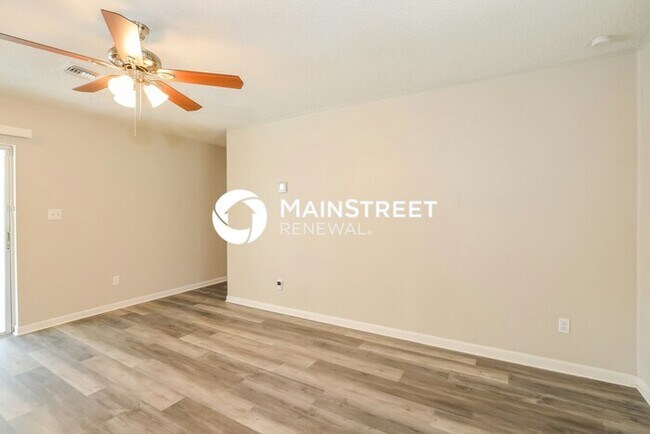Building Photo - 3 Bedroom Pet-Friendly Home in WINTER PARK...