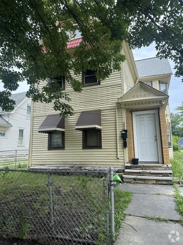 Building Photo - 3295 W 54th St