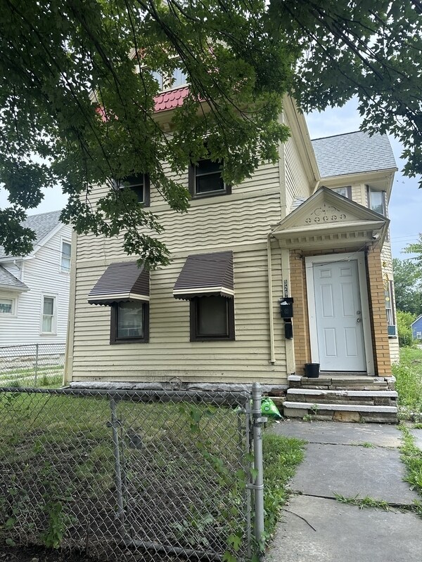 Foto principal - 3295 W 54th St