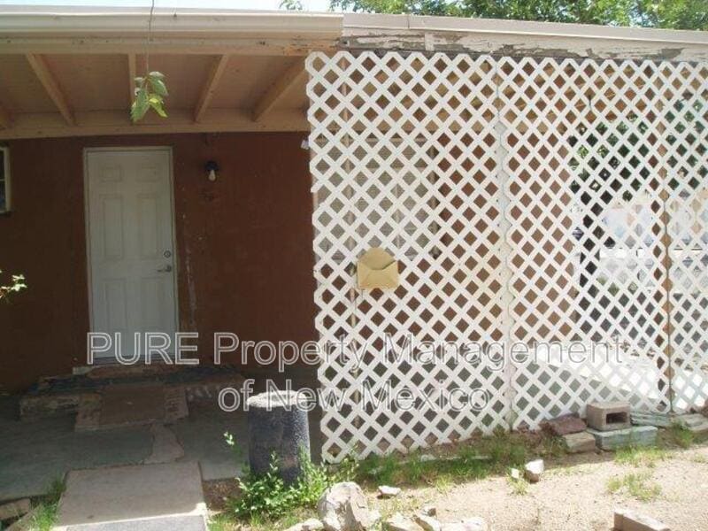 Primary Photo - 546 Alvarado Dr SE