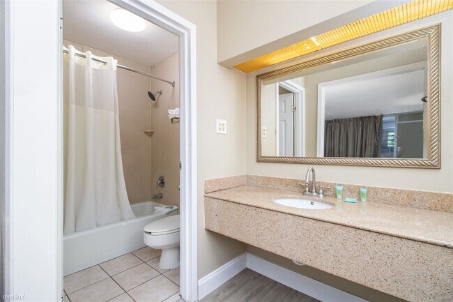 Foto del edificio - 4645 N Socrum Loop Rd