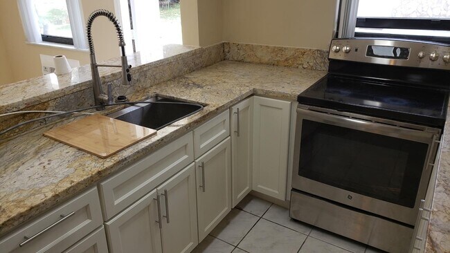 Foto del edificio - 7331 NW 35th St