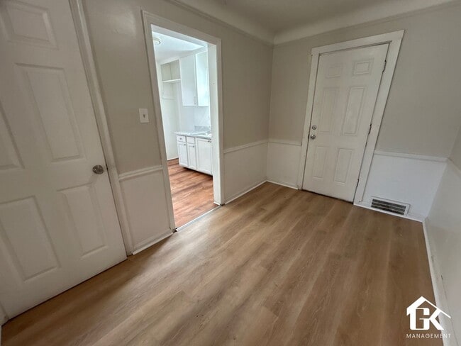 Foto del edificio - 3 Bed 1 Bath Eastside Home Available - Near St John Moross!