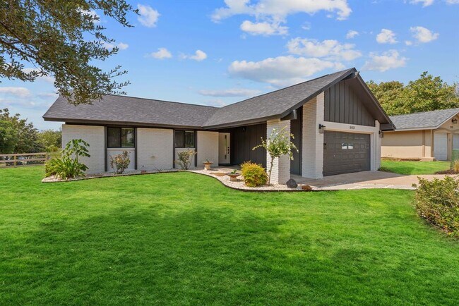 Foto del edificio - 5113 Loyola Ln