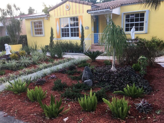 Foto del edificio - 2315 SW 26th Ter