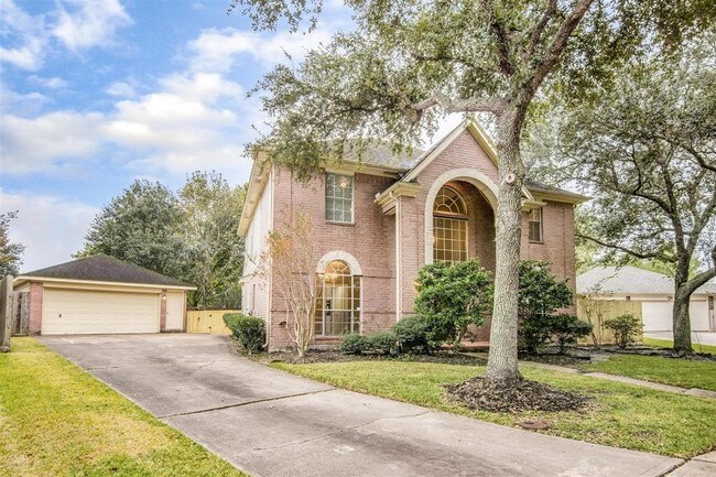Building Photo - 2117 Enchanted Lake Dr