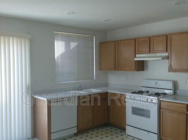 Building Photo - 5922 Hilmont St