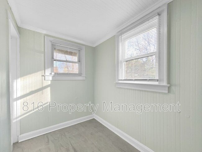 Foto del edificio - 2231 E 68th St