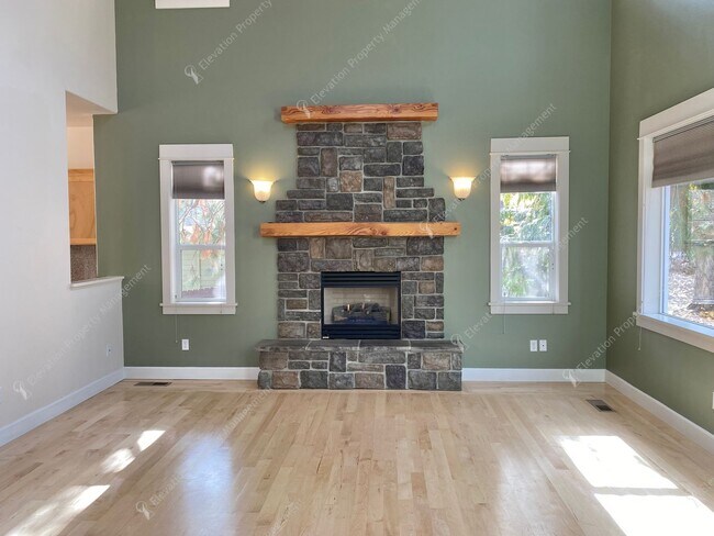 Foto del edificio - Light-Filled Awbrey Butte Retreat