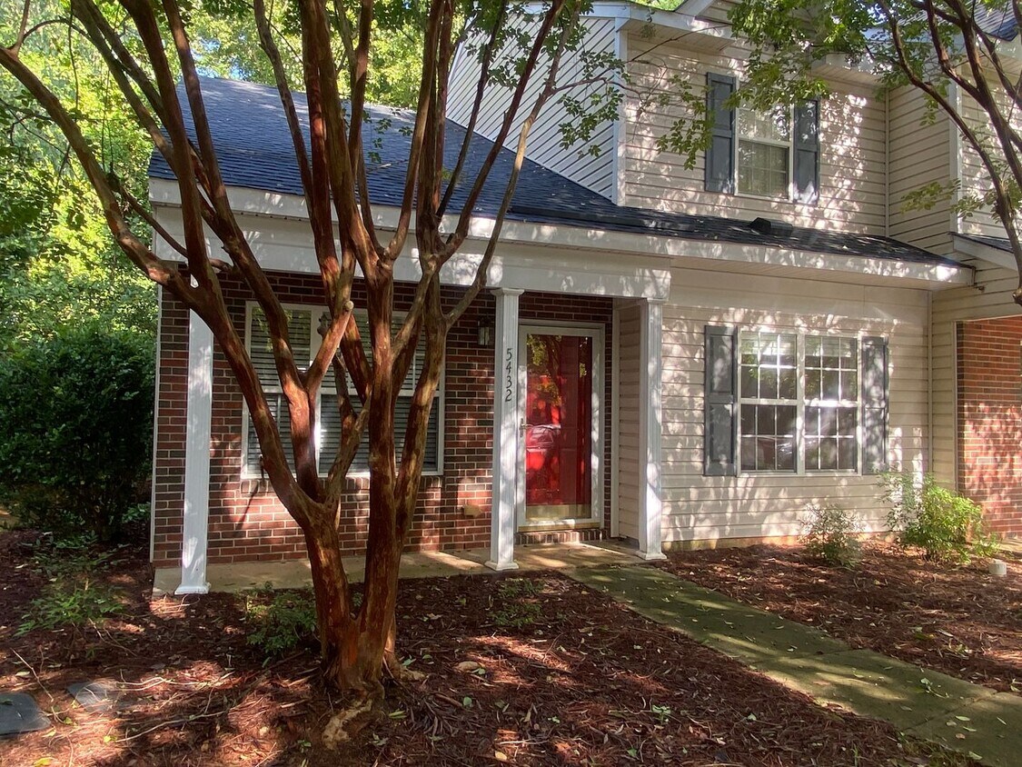 Primary Photo - 2 Bedroom 2.5 Bath Townhome with LOFT in R...