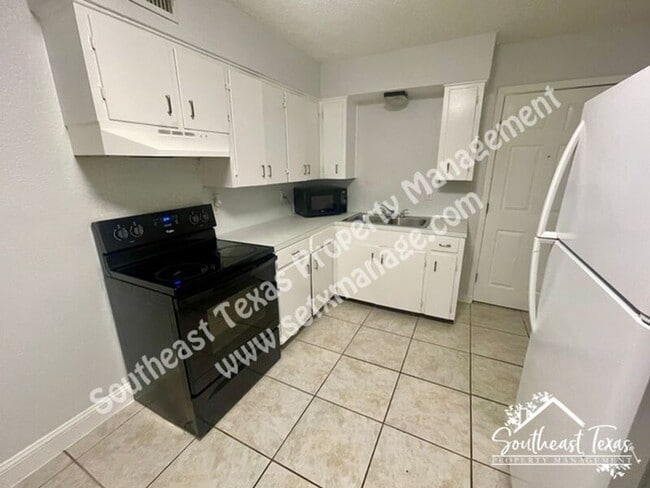 Building Photo - 5108 10th St