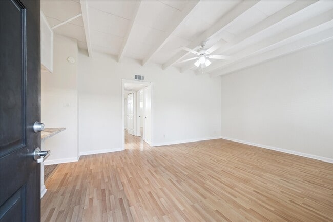 Building Photo - 216 Marshall St