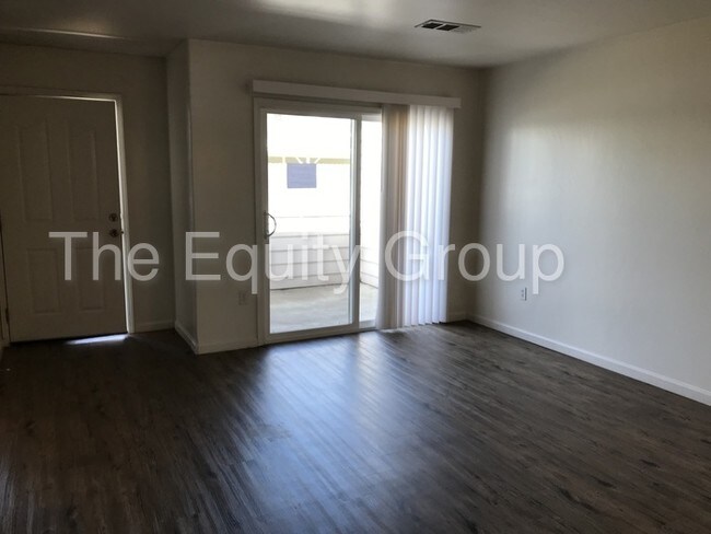 Building Photo - 2 Bed, 2 Bath near the Rawhide Stadium!