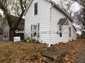 Building Photo - 230 W 22nd St