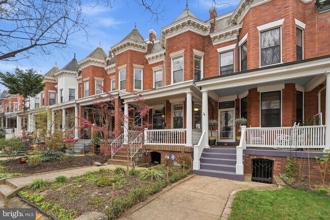 Foto del edificio - 56 Adams St NW