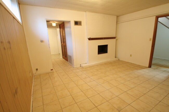 Foto del edificio - 15 11th Ave NW