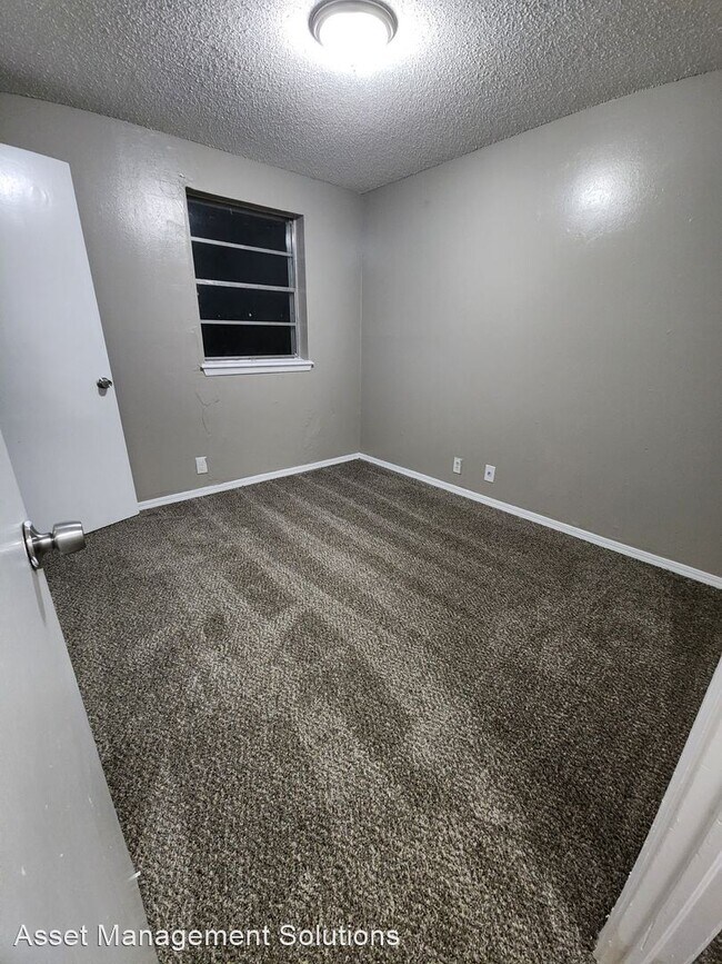 Building Photo - 5 br, 1.5 bath House - 4100 SE 45th Terr.