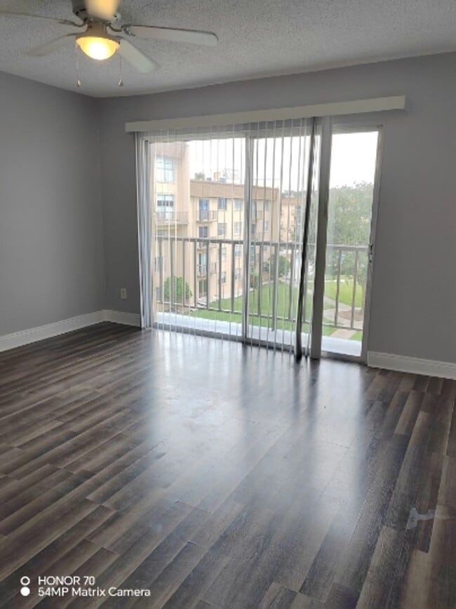 Photo - Welcome to Tampa Racquet Club – Where Comf... Apartment