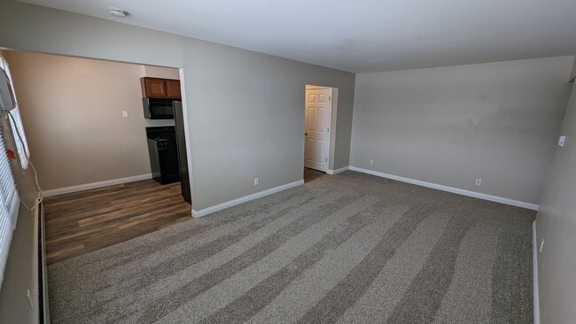 Living Room - 1210 S BUS 127