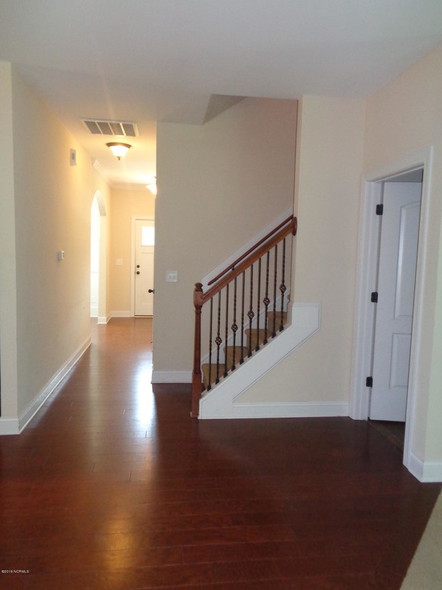 Building Photo - 111 Summer Rest Trail