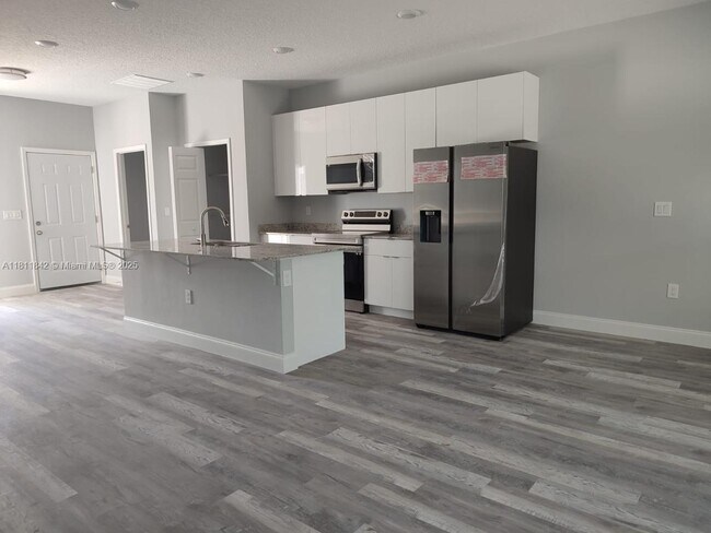 Foto del edificio - 412 Oakland Ln