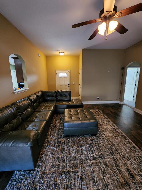Building Photo - 205 Allington Ct