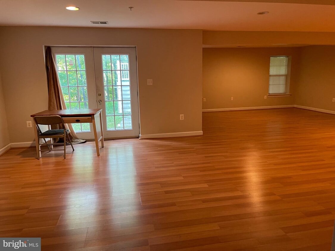 Primary Photo - 13700 Pine Needle Ct
