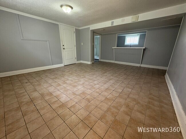 Foto del edificio - 9150 S Colfax Ave