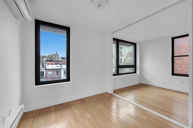 Foto del edificio - East 117th Street
