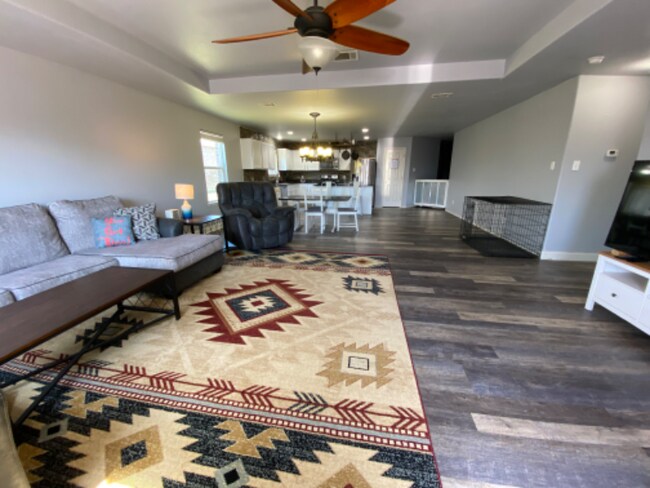 Building Photo - 396 Meadow Ridge Dr