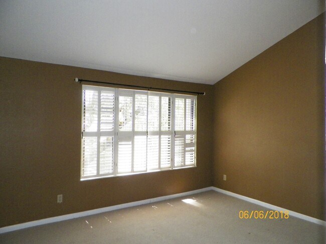 Foto del edificio - 10 Park Crest Ct
