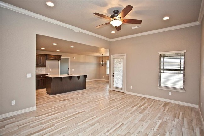 Foto del edificio - 728 NW 64th Ave