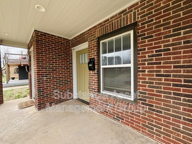 Building Photo - 1819-1821 N Gatewood Ave