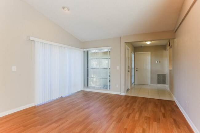 Foto del edificio - 3731 NW 114th Ave