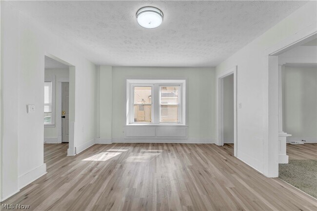 Building Photo - 1753 E 30th St