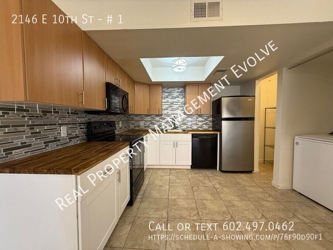 Building Photo - 2146 E 10th St