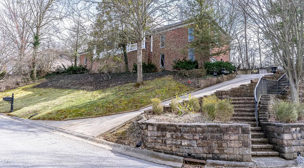 Primary Photo - 2802 Juniper Hill Ct