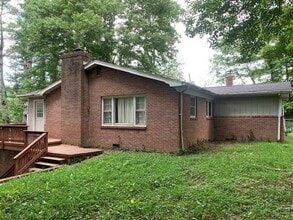 Building Photo - 300 N Hampton Rd