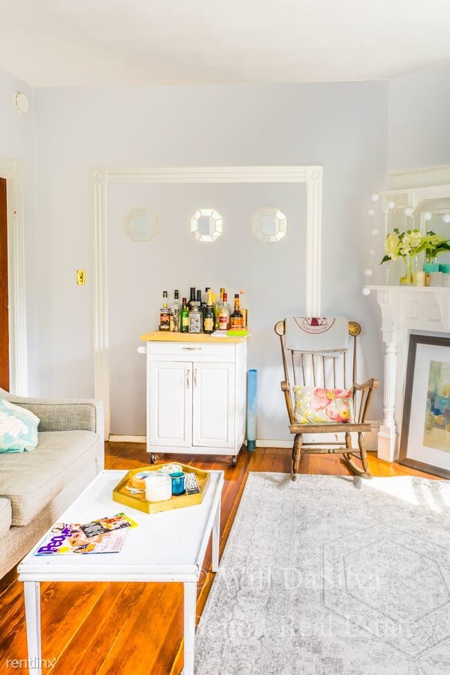 Building Photo - 11 Langmaid Ave